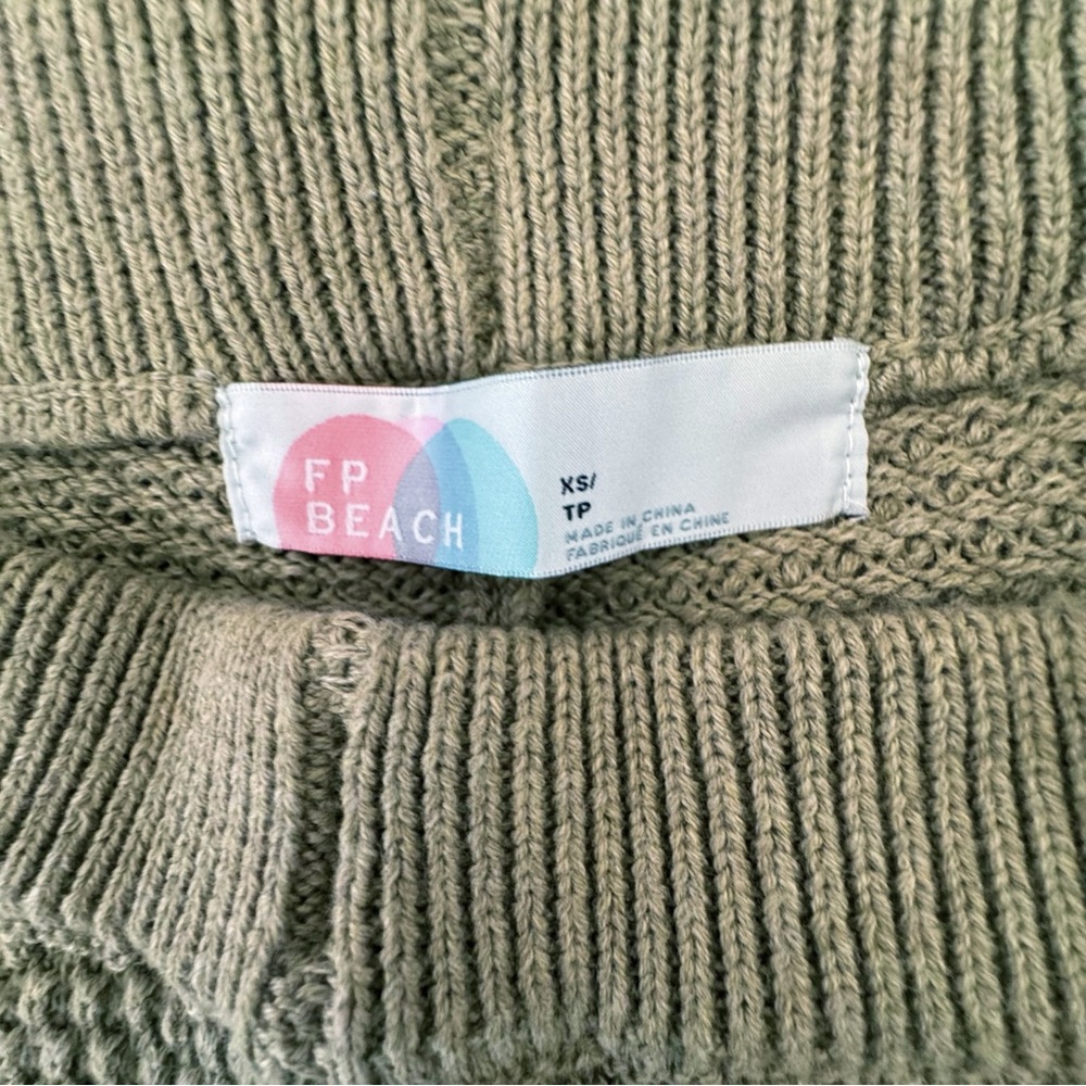 Free People Beach Hailee Sweater Set (Henley top and Pants) in Palm | XS - Picture 11 of 16